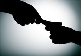 مکانیسم ماشه تهدید اصلی کشور نیست؛ مشکل رانت و فساد است